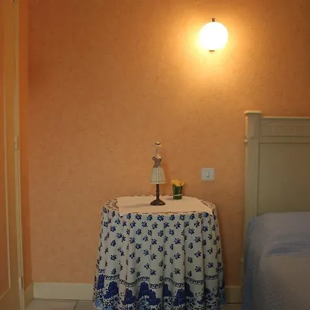 Chambres Et Tables D'hotes Le Pecheychus Bed & Breakfast *